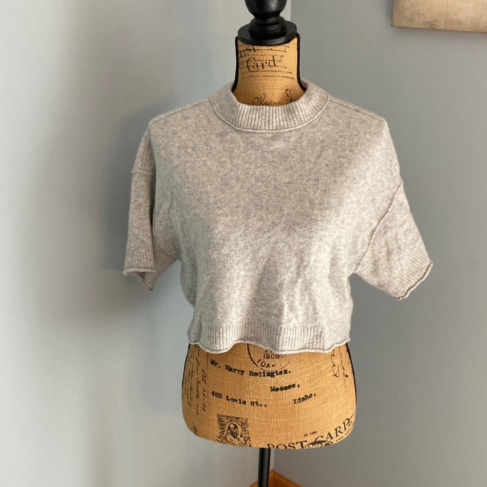 Anthropologie NWOT 100% Cashmere Gray Short Sleeve Sweater Top Women Size Small